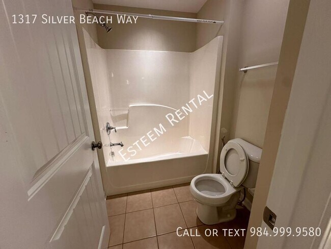 Building Photo - 1317 Silver Beach Way
