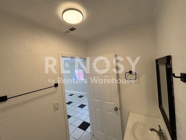 Building Photo - Modern, Solar Energy, 2-Bedroom detached Casita!