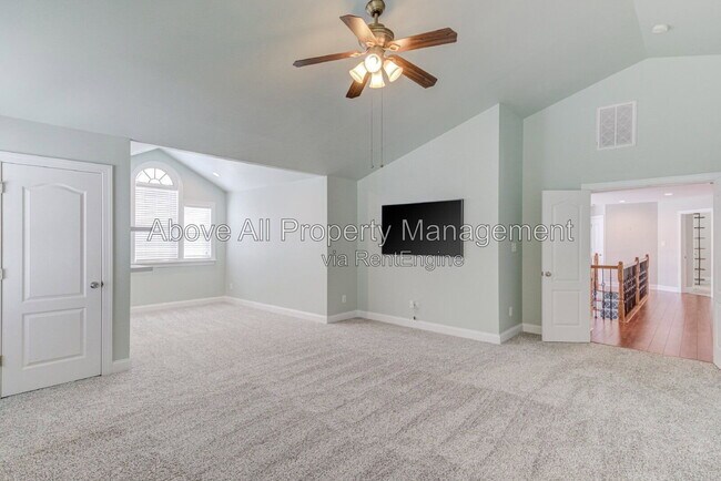 Building Photo - 2041 Jadewood Dr