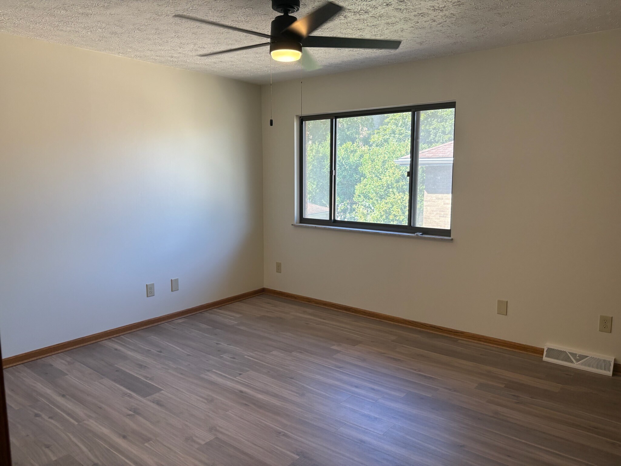 Building Photo - 1812 2nd St