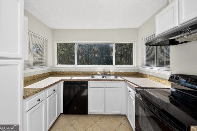 Building Photo - 107 Navajo Ct