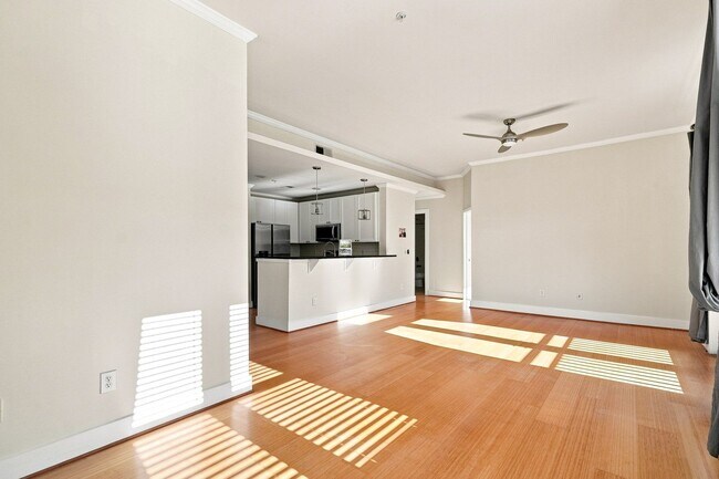 Building Photo - 933 Garrett St