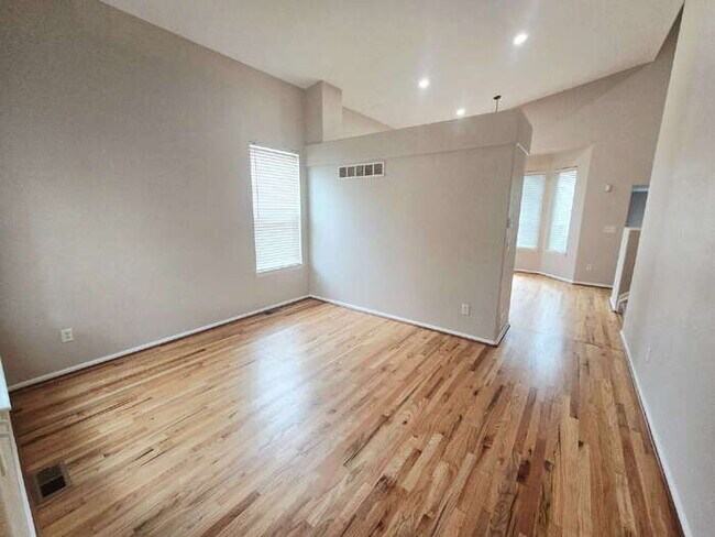 Building Photo - Cozy 3 Bed, 2.5 Bath Highlands Ranch House, 2 Car Garage, Fenced Yard, A/C