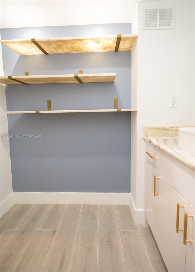 Building Photo - 18081 Biscayne Blvd