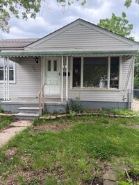Building Photo - 2 bedroom house Ranch with basement and garage