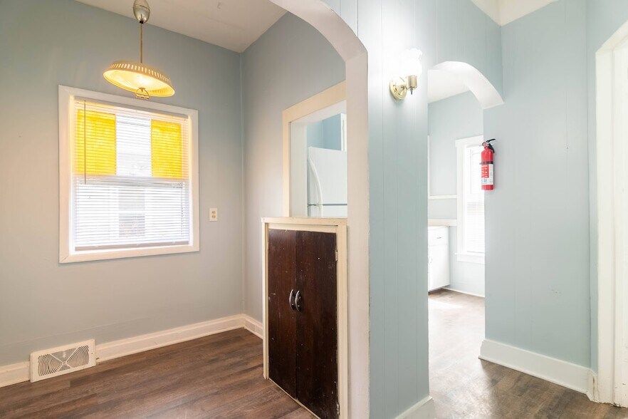 Building Photo - 435 S Westnedge Ct