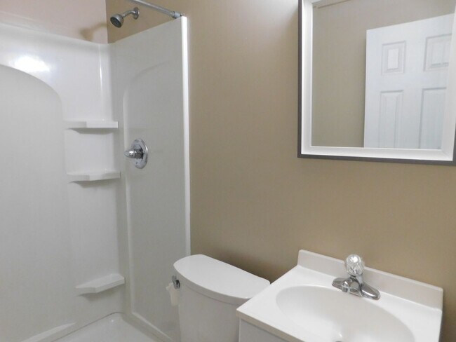 Building Photo - Cute 2 bedroom 1 bath duplex in El Dorado,...