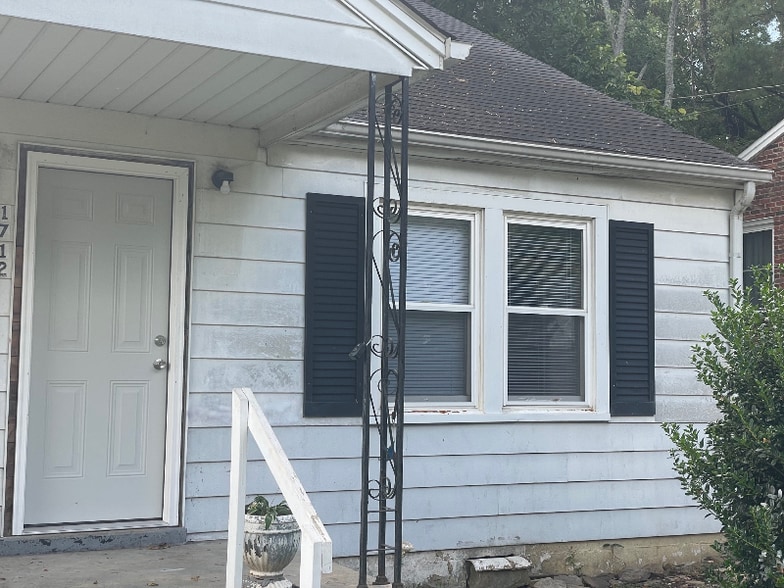 Primary Photo - 1712 Hillview Dr