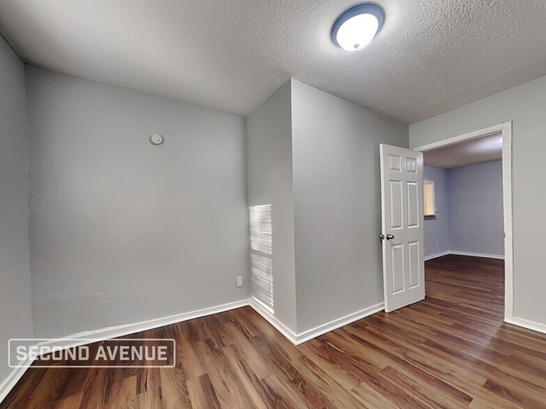 Building Photo - 5721 Teeler Ave