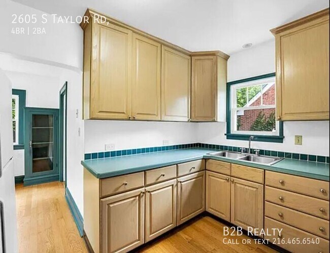 Building Photo - 2605 S Taylor Rd