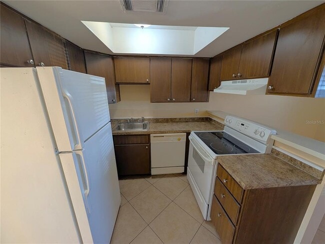 Building Photo - 6415 S Roberts Ave