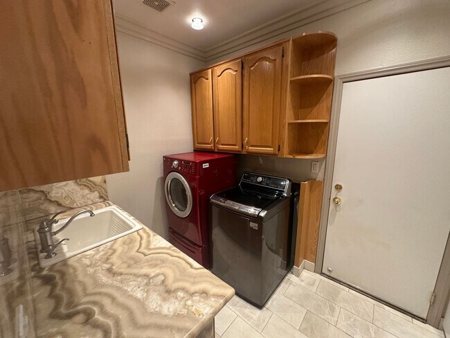 Building Photo - 3854 Broadmead St