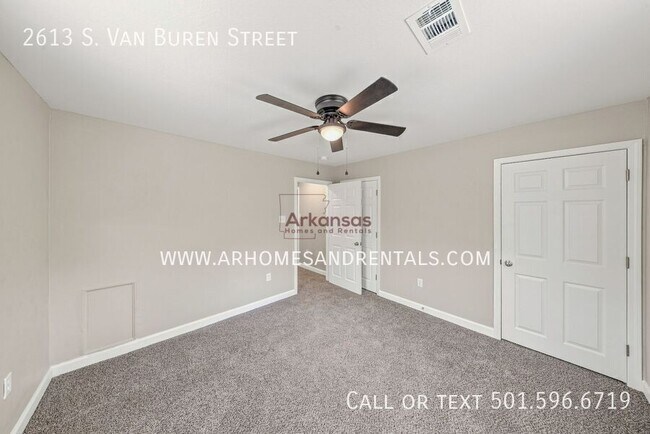 Building Photo - 2613 S Van Buren St