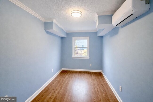 Building Photo - 2621 30th St SE