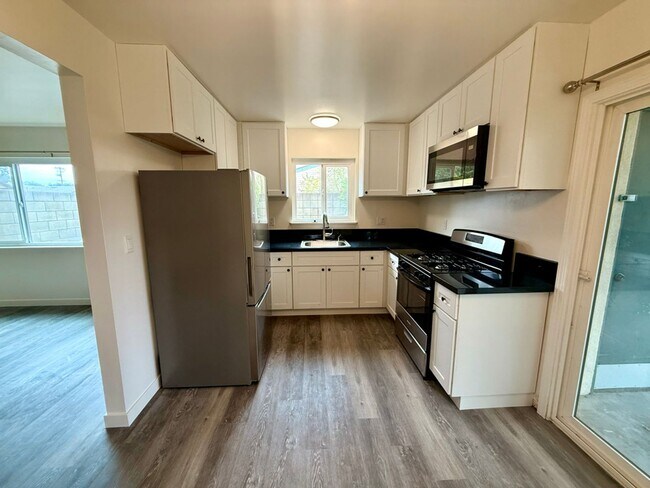 Building Photo - 3618 Manzana St