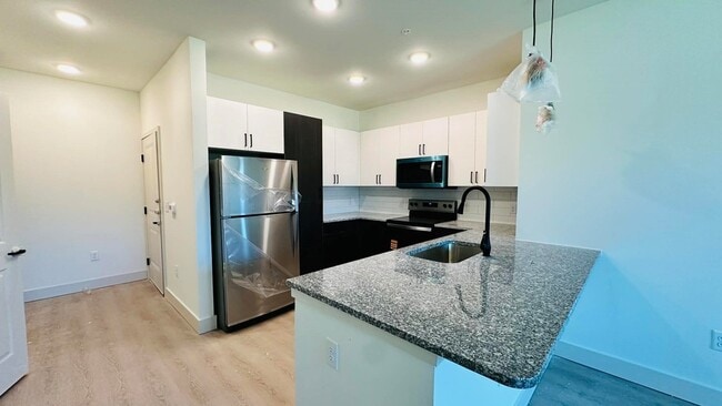 Building Photo - 19100 Woodland Hills Dr