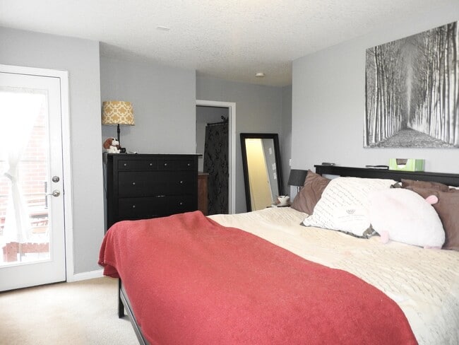 Building Photo - Central Park Home For Rent! Corner Unit!