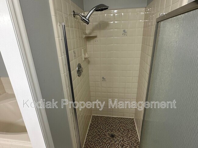 Building Photo - 13 N 3100 E