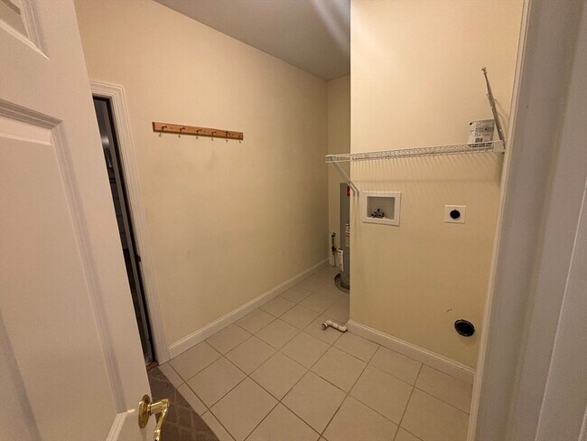 Building Photo - 501 Autumn Ridge Dr