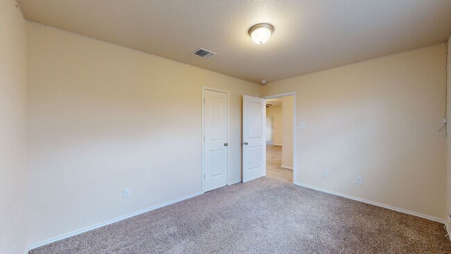 Building Photo - Minutes from Fort Hood charming 4 bedroom ...