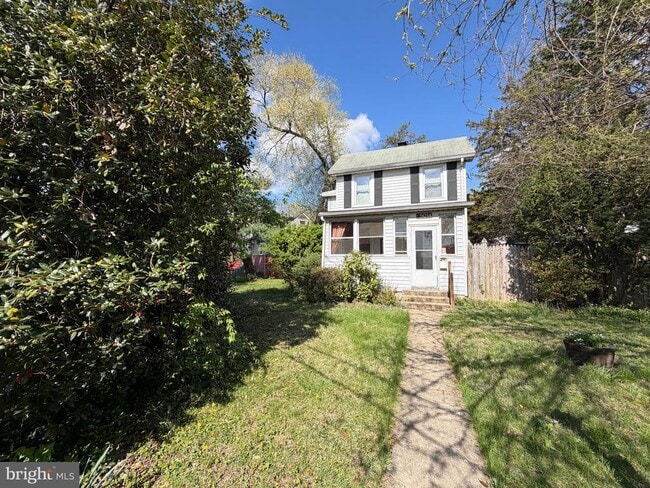 Building Photo - 5014 Delaware St