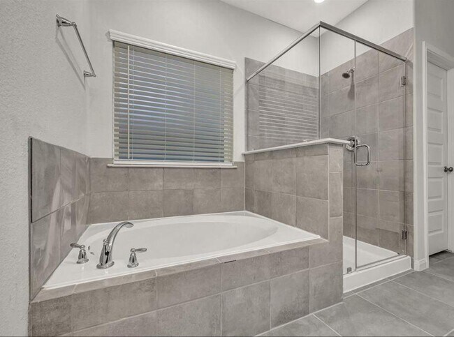 Building Photo - 216 Cresta Cv Ct