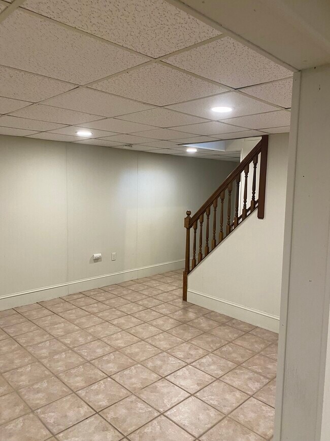 Building Photo - 3281 Randy Rd