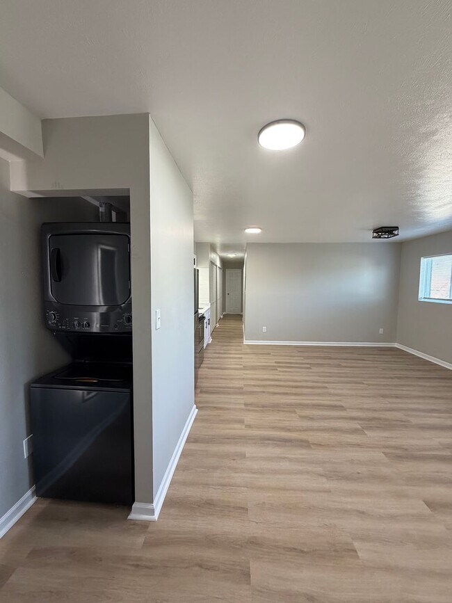 Building Photo - Live in Style at Bellagio East Living I: Convenient and Vibrant Community in Indianapolis