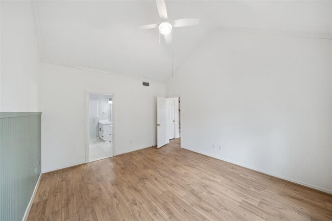 Building Photo - 12431 Pegasus Dr