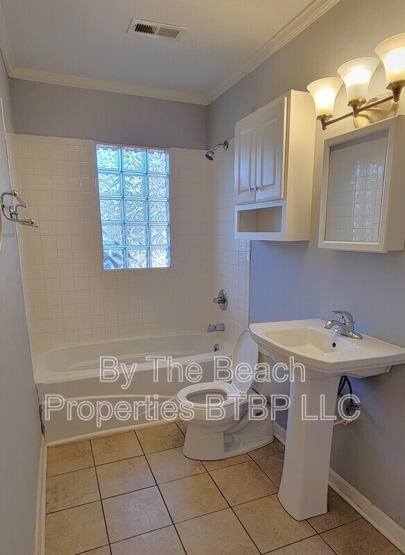 Building Photo - 1702 Wandering Way