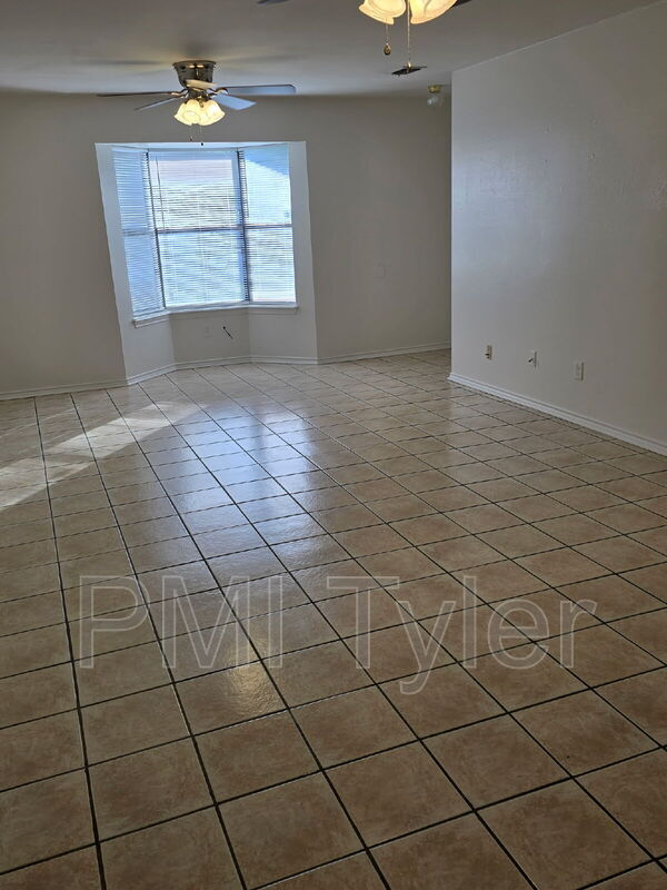 Building Photo - 16124 Shoshone Dr