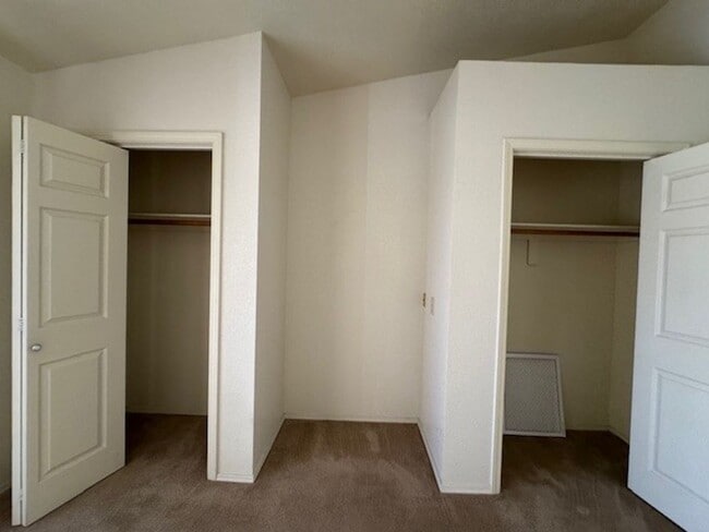 Building Photo - 2Br 2Ba Condo McCormick area w/Garage, Pool