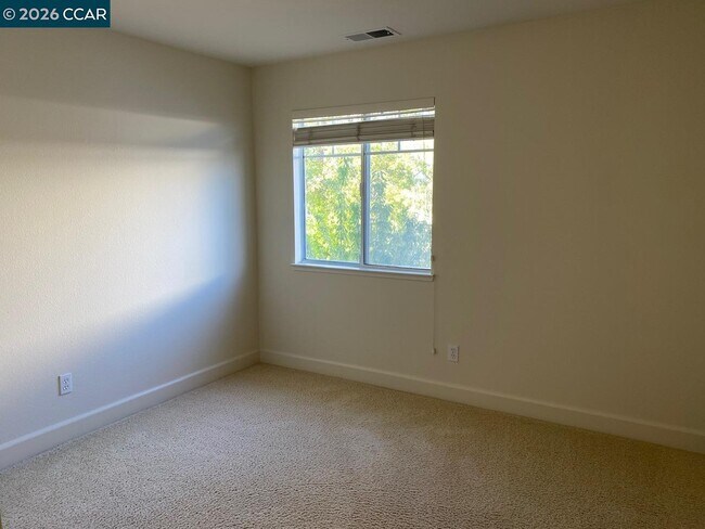 Building Photo - 171 Shadowhill Cir