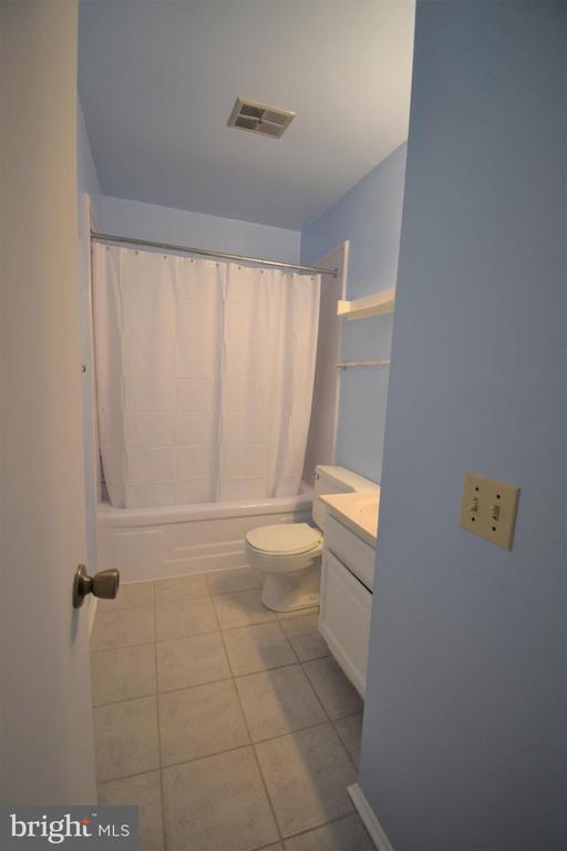 Building Photo - 2507 Glengyle Dr
