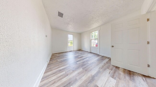 Building Photo - Coming Soon-Haysville, walking distance to town, 3 bedroom