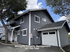 Building Photo - Great West Petaluma 2/1.5 Home - 418A Upham Street