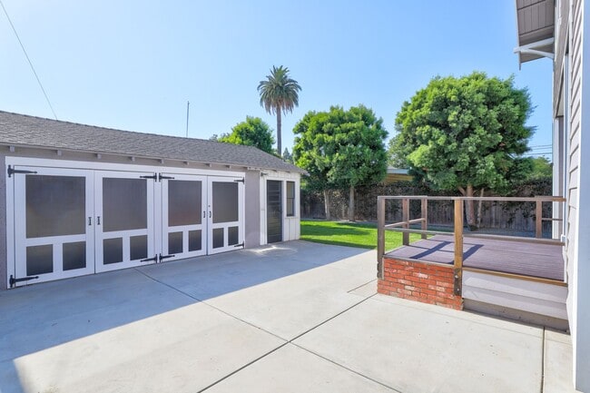 Building Photo - Gorgeous Home in Old Towne Orange