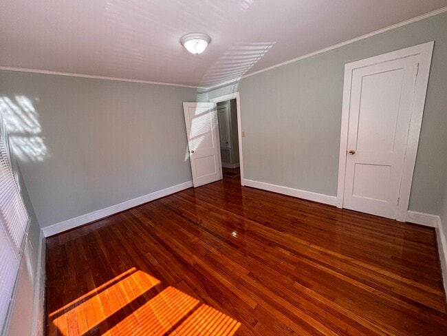 Building Photo - 2 Bedrooms- 1 Bathroom- House in Rome!