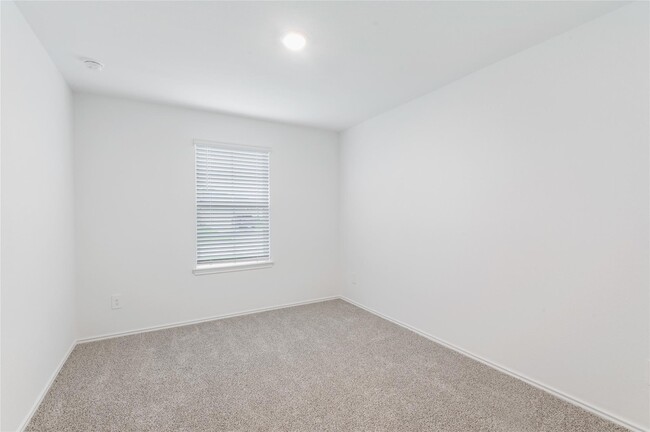 Building Photo - 7418 Elm Lndg Ln