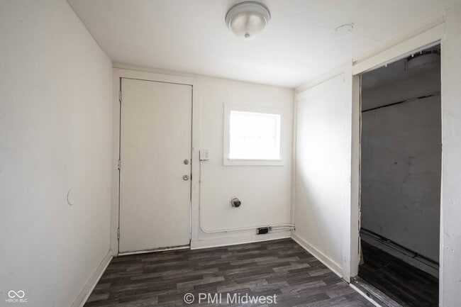 Building Photo - 238 N Beville Ave