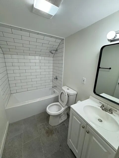 Building Photo - 4126 Ginnett Rd