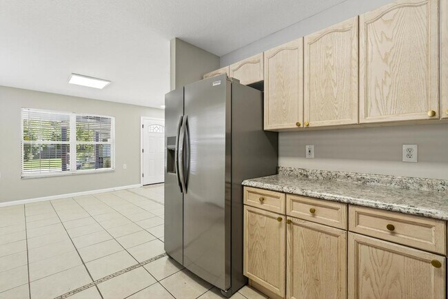 Building Photo - 2126 Center Way