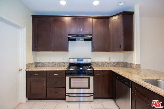 Building Photo - 333 Westminster Ave