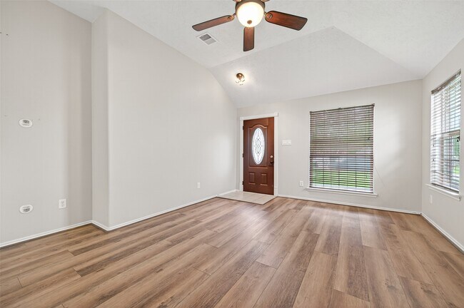 Building Photo - 18499 Sunrise Pines Dr