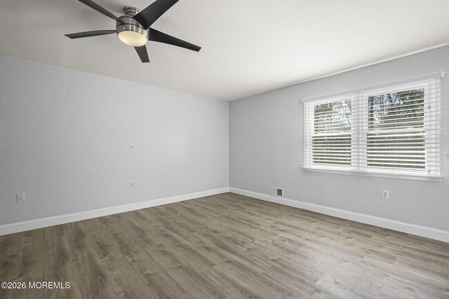 Building Photo - 6 Rockwell Cir