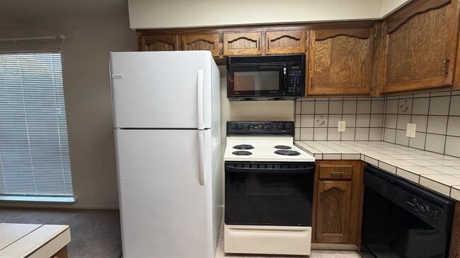 Building Photo - 1555 W Boston Ave