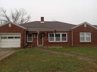 Building Photo - 216 Andrew St