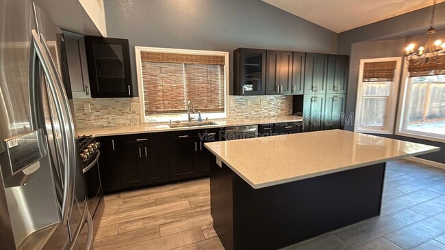 Building Photo - 885 Tom Fowler Dr