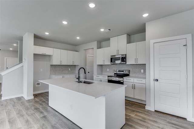 Building Photo - 3828 Clovis St