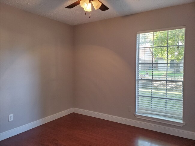 Building Photo - 16315 Thistleglen Dr